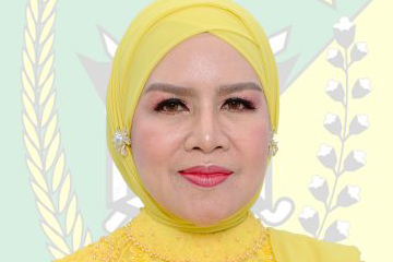 25.-Hj.-SRI-NENI-TRIANAWATI-SE-M.A.P-scaled-360x500_c