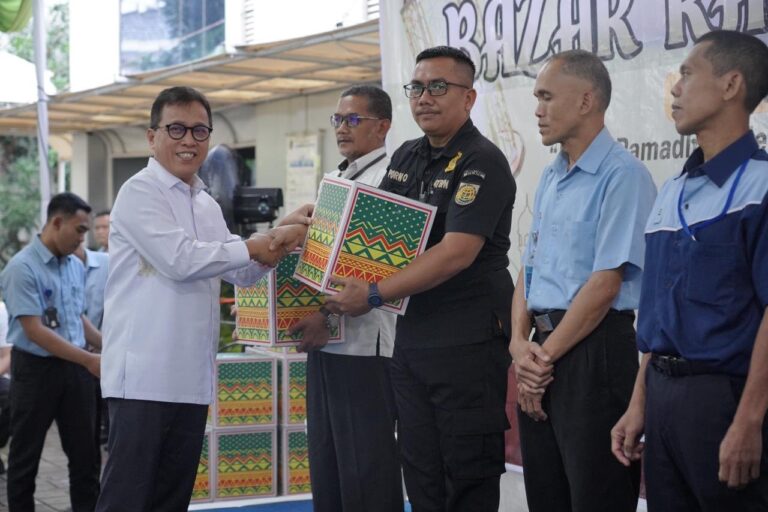 Kementerian ATR/BPN Salurkan Santunan bagi Pegawai dalam Bazar Ramadan 1447 H