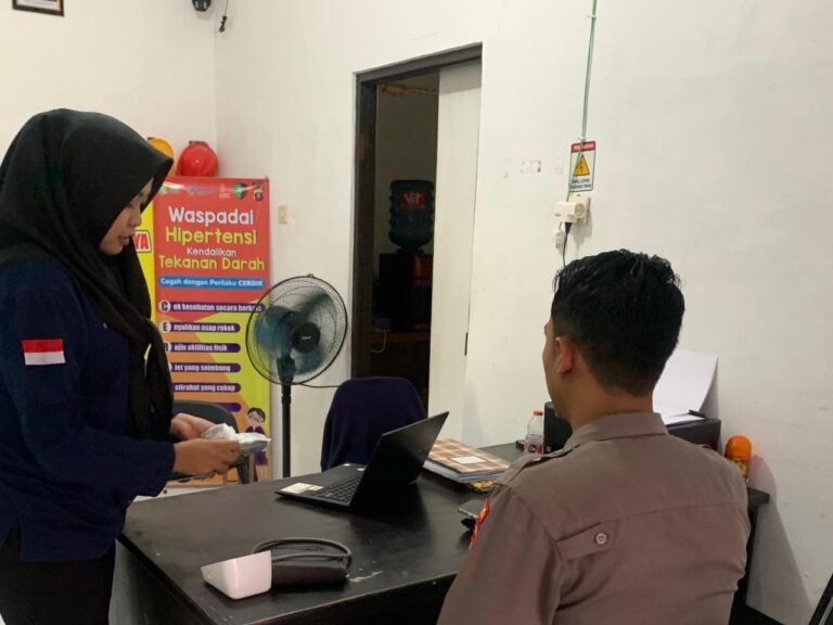 Hangat dan Dekat, Sidokkes Polresta Palangka Raya Layani Kesehatan Personel hingga Warga